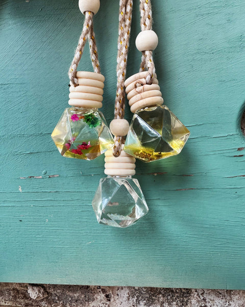 Hanging Car Scent Diffuser: Love Spell / Gold Flakes