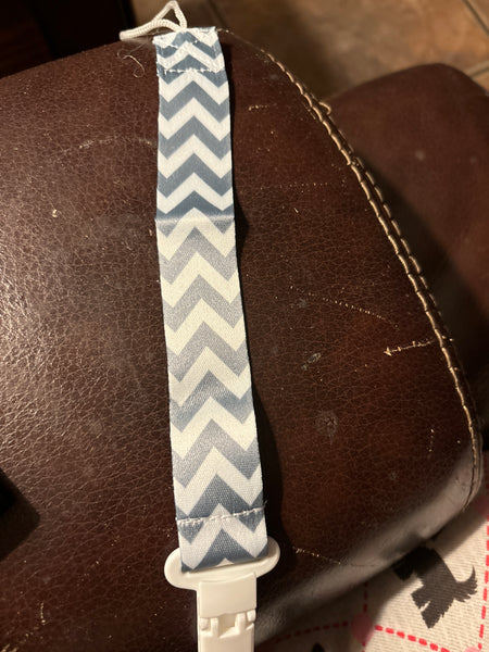 Paci Clip(Grey Chevron)